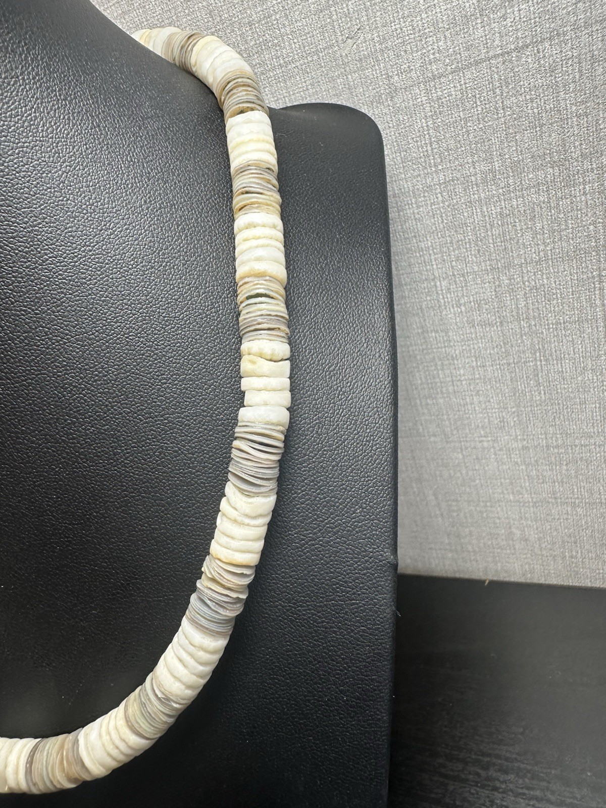 Vintage 16″ Natural Heishi Shell Necklace – Hand-Cut Cream Boho Surfer Choker
