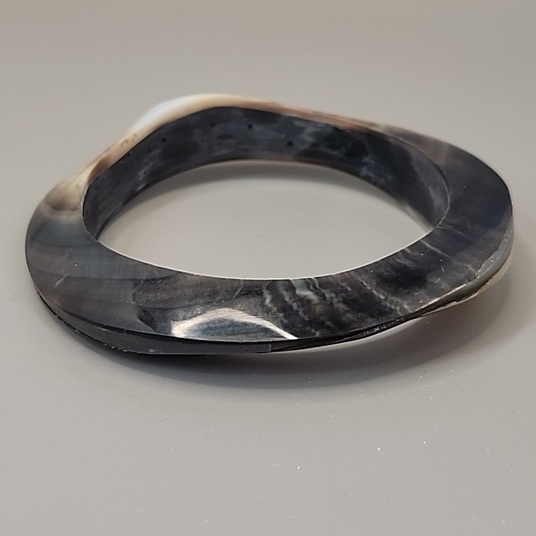 Vintage Mother of Pearl Bangle Bracelet Brown White Variation Asymmetrical 8.25″