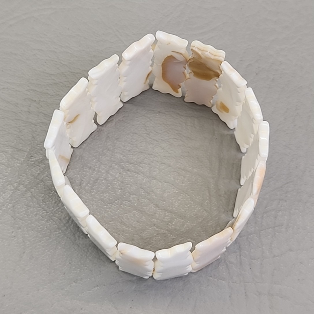 Vintage Mother of Pearl Stretch Bracelet Wide Scalloped Panel