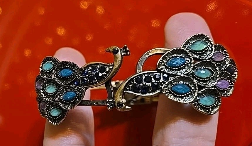 Vintage Antiqued Gold Tone Peacock Blue Purple Rhinestone Beads Hinged Bracelet