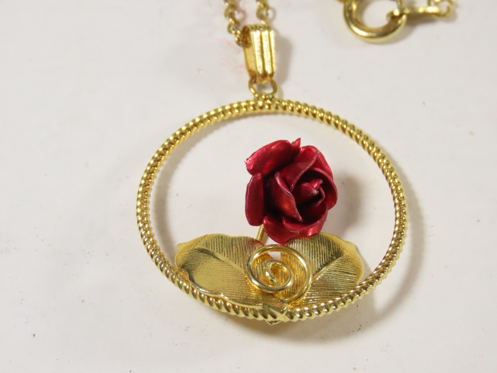 Enamel Rose Flower Necklace Vintage Red Gold Tone C3160