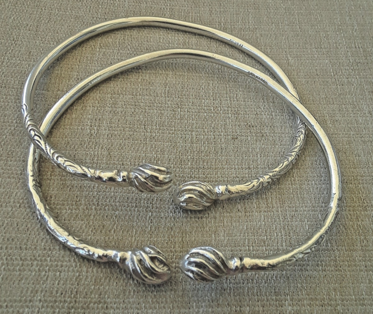 Lot of 2 Vintage Twisted Ends 925 Sterling Silver West Indian Bangles 7.75″ +-