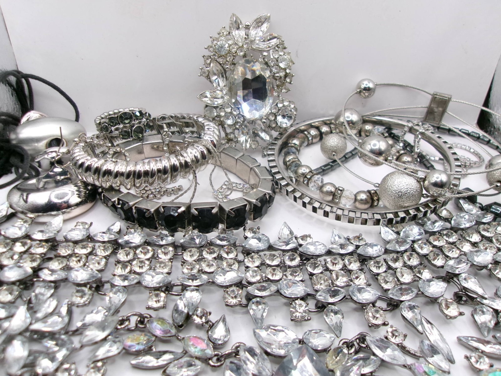 Vintage & Mod Estate Costume Jewelry Lot~AVON~GIVENCHY~KENDRA SCOTT~PD~EXPRESS