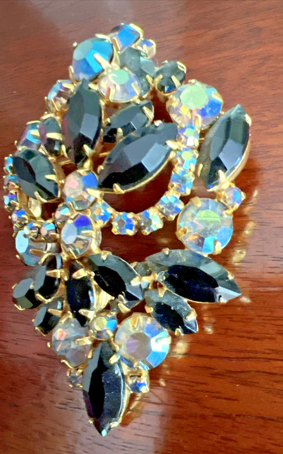 VINTAGE MCM JULIANA BLACK & AURORA BOREALIS RHINESTONE BROOCH 3″ H x 2″ W
