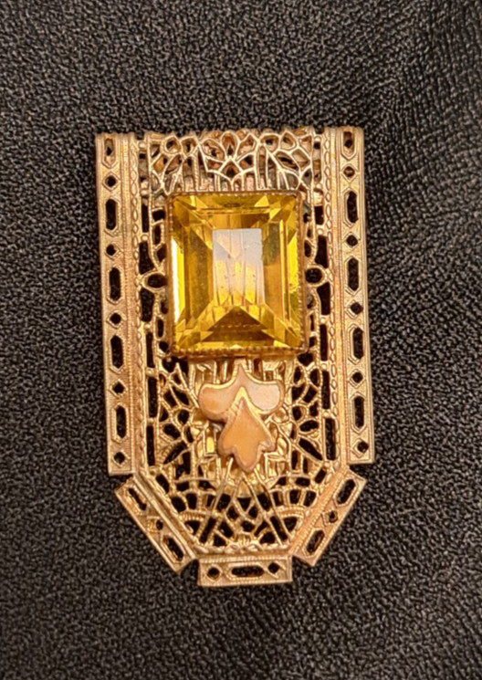 Art Deco Gold Filigree Honey Amber Glass & Enameled Fur Dress Coat Clip