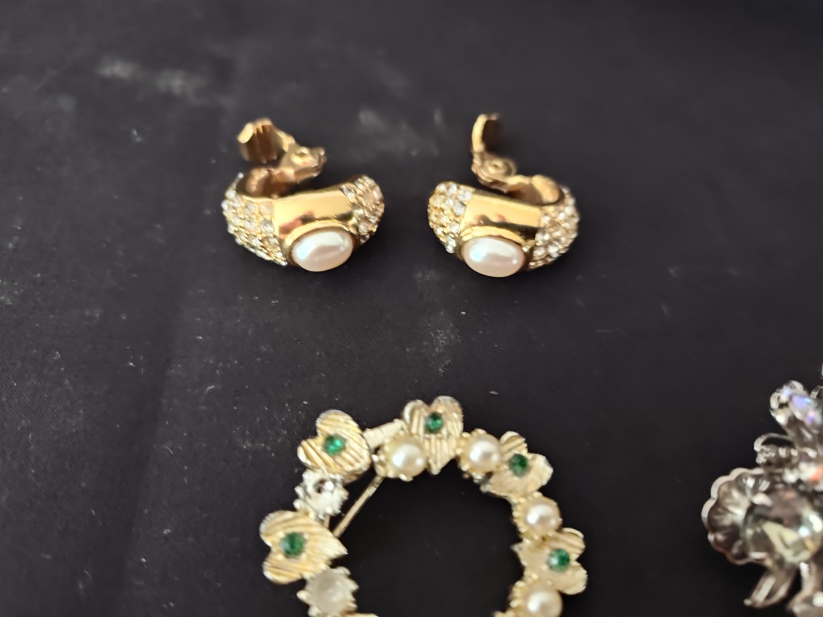 lot of vintage costume jewelry, Broaches, Earrings, Pins, Avon, Monet Others