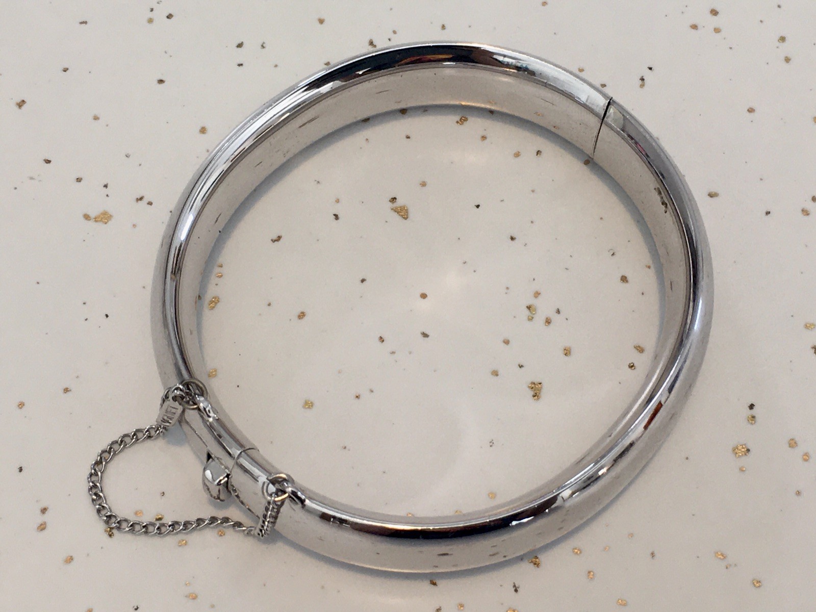 VTG MONET Sleek Silver-Tone MODERN Clasp Hinged BANGLE BRACELET w/ Safety Chain