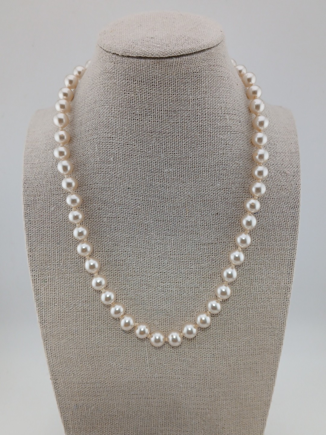 1950s gold tone 17.5 in hand knotted 1.5mm ivory glass pearls necklace