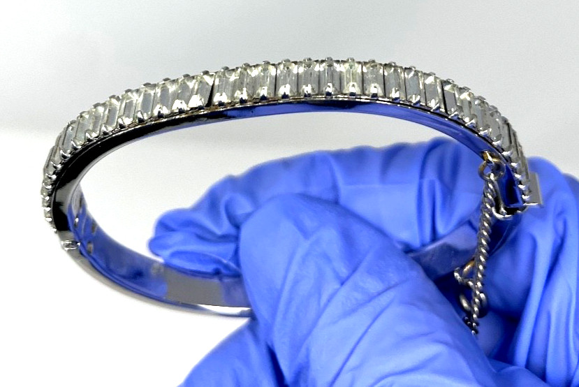Vintage Rhinestone Baguette Bangle Bracelet Silver Hinged Oval XS 6″ Small Wrist