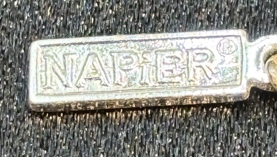 Vintage Napier Two Tone Hugs Kisses XO Link Necklace 17-18” Silver Gold Tones