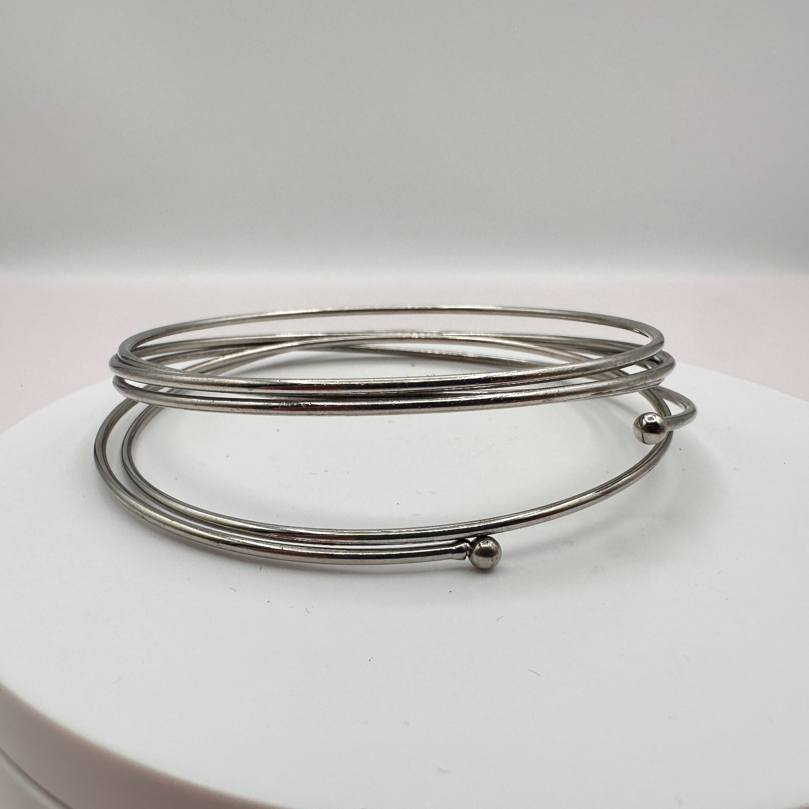 Vintage Y2K Silver Tone Multi Strand Memory Wire Wrap Bracelet Women’s Jewelry