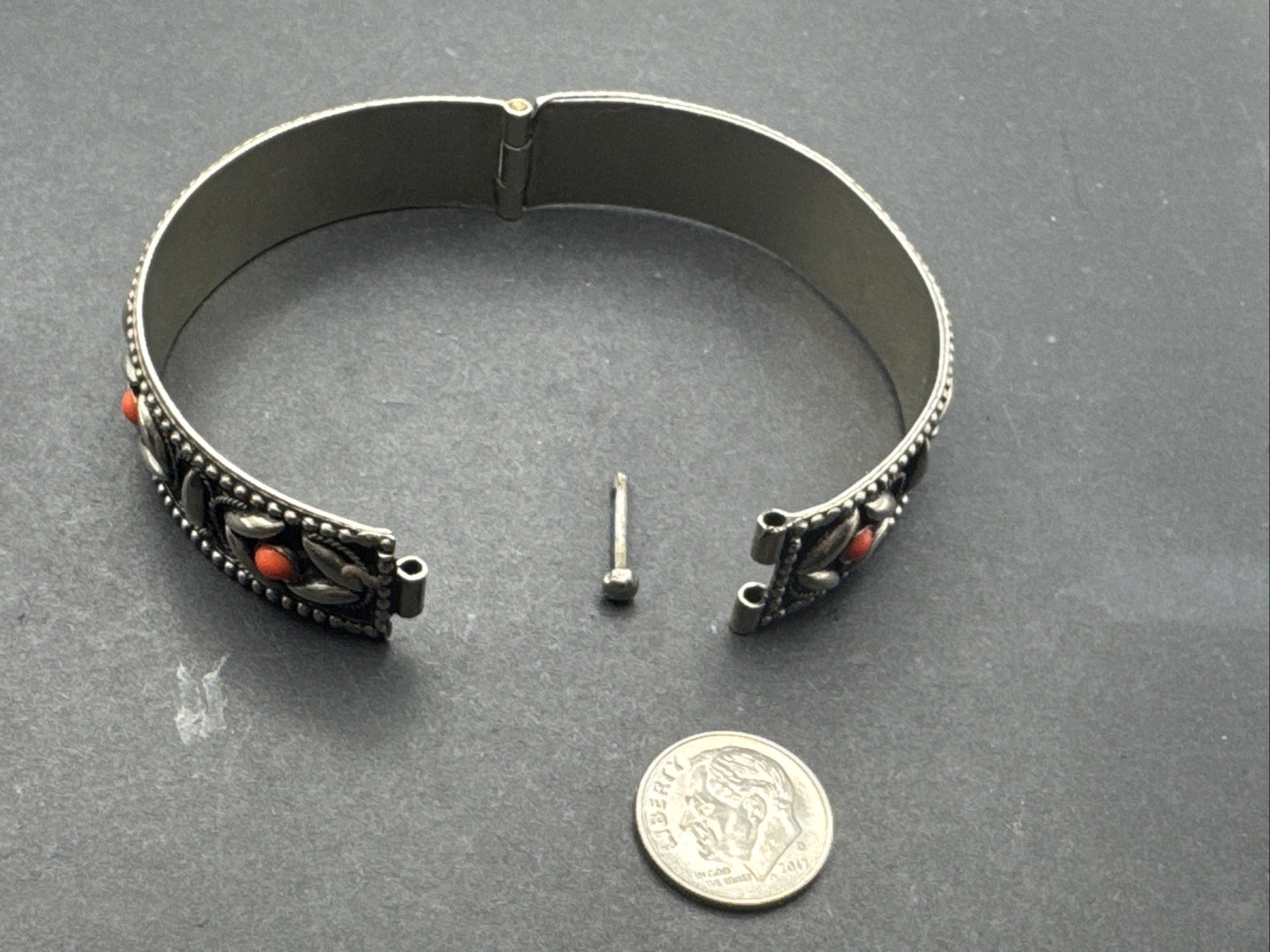 Vintage Silver Toned Hinged Bangle 2.5” Bracelet With Orange Stone 2.5” Opening