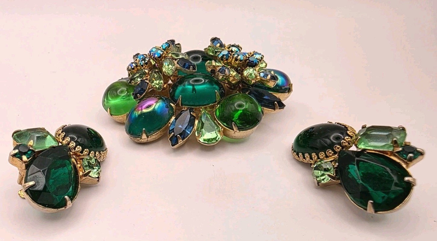 Vintage Unsigned Hattie Carnegie Green, Heliotrope Glass Brooch/Married Earrings