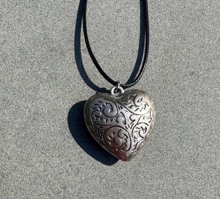 Vintage Elegant Etched Puff Silver Heart Necklace & Extension
