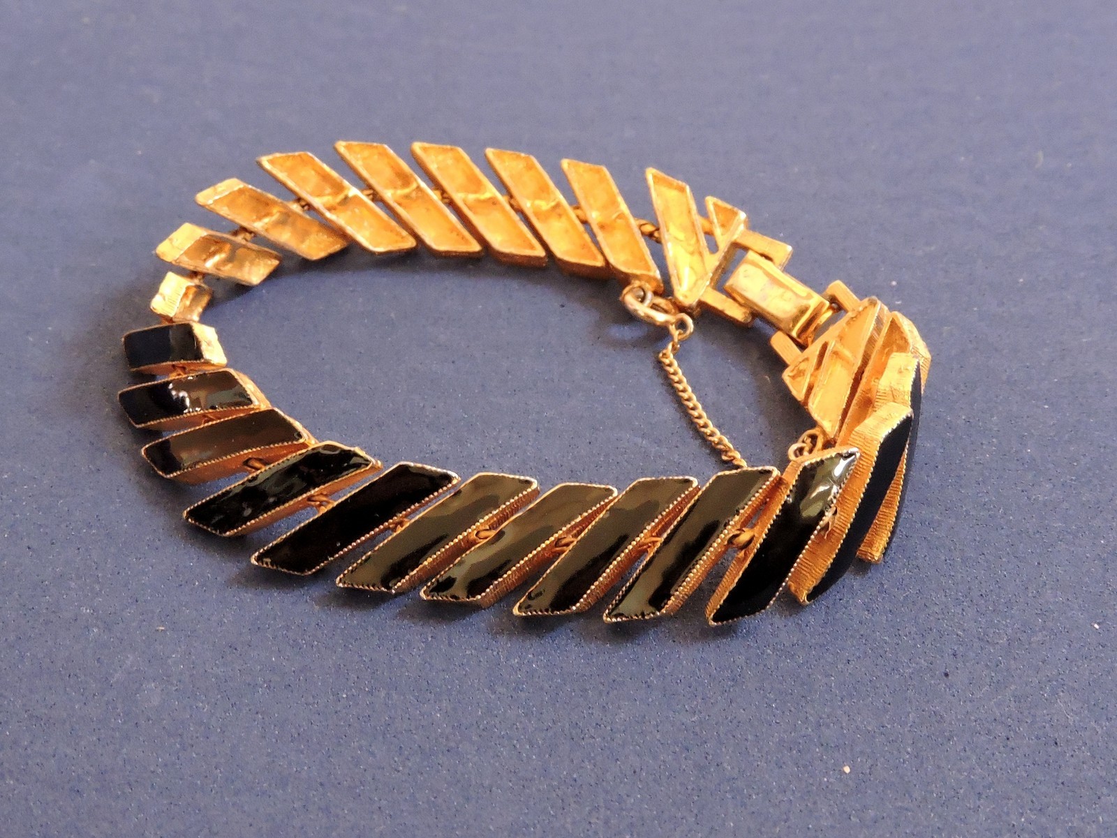 elegant BLACK ENAMEL on GOLDTONE LINK BRACELET w/safety chain & foldover clasp