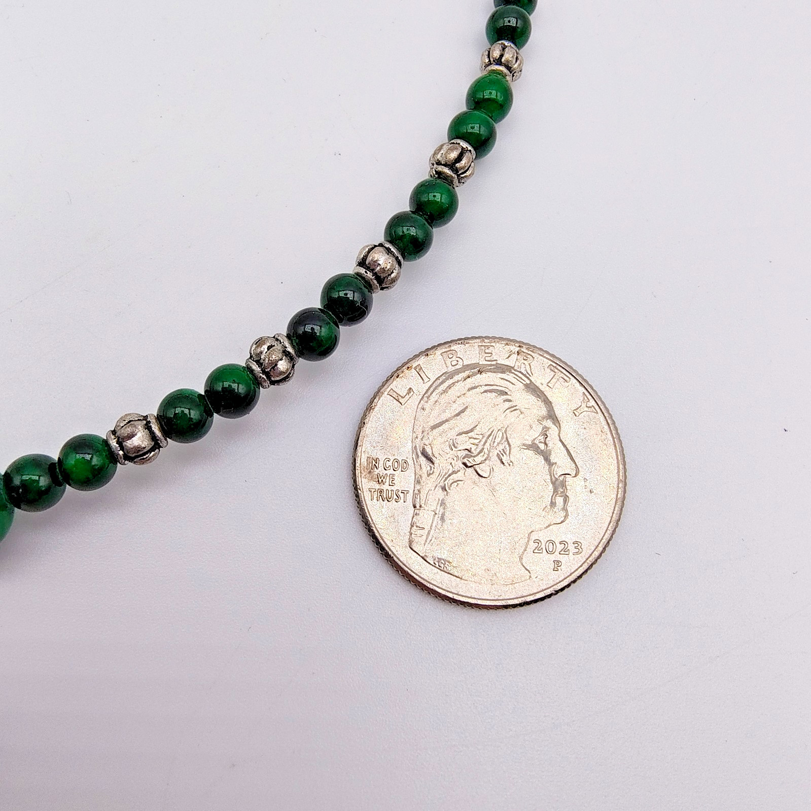 Vintage 90s Choker Necklace Green Glass Bead Dangle Silver Tone Memory Wire