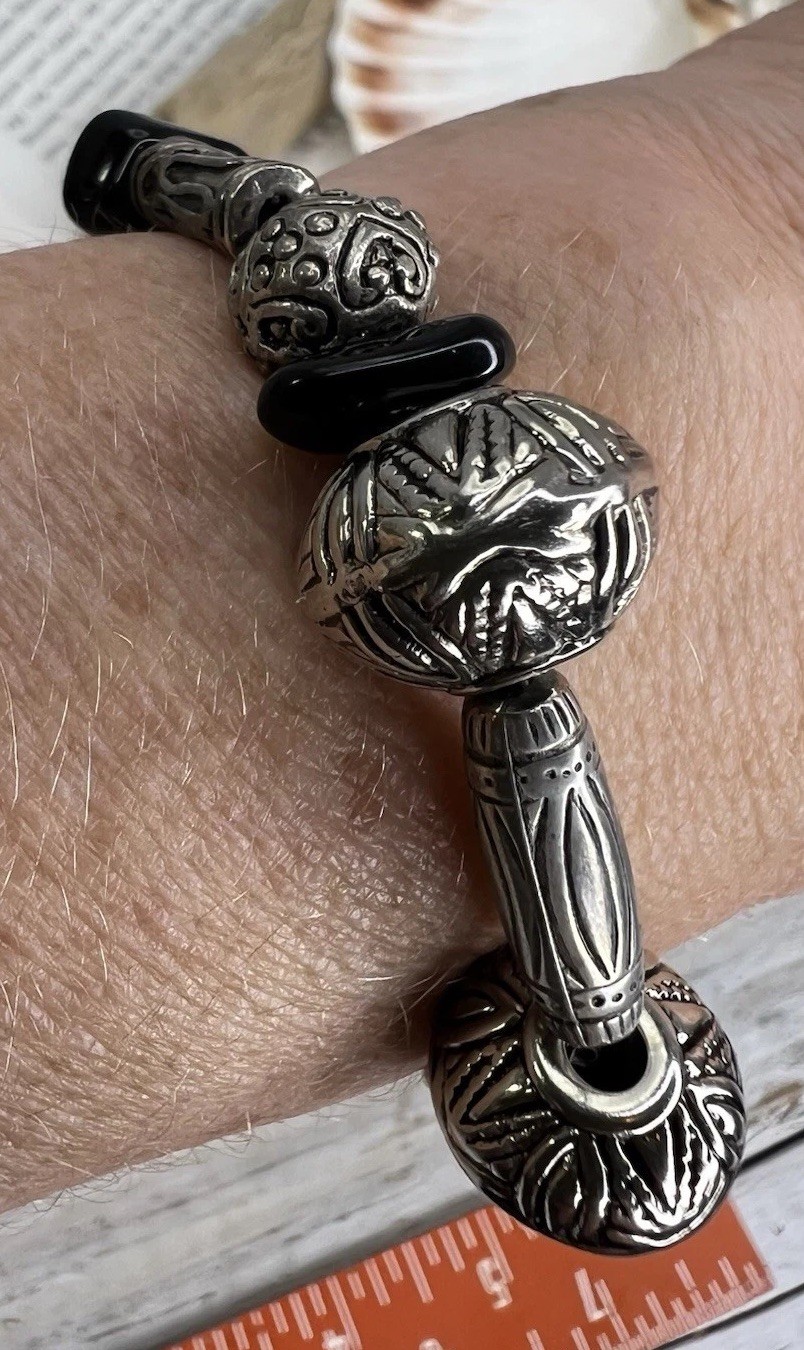 RETRO SILVER & BLACK TONE BEADED BRACELET WITH TOGGLE LOOP COSTUME JEWELRY 🖤