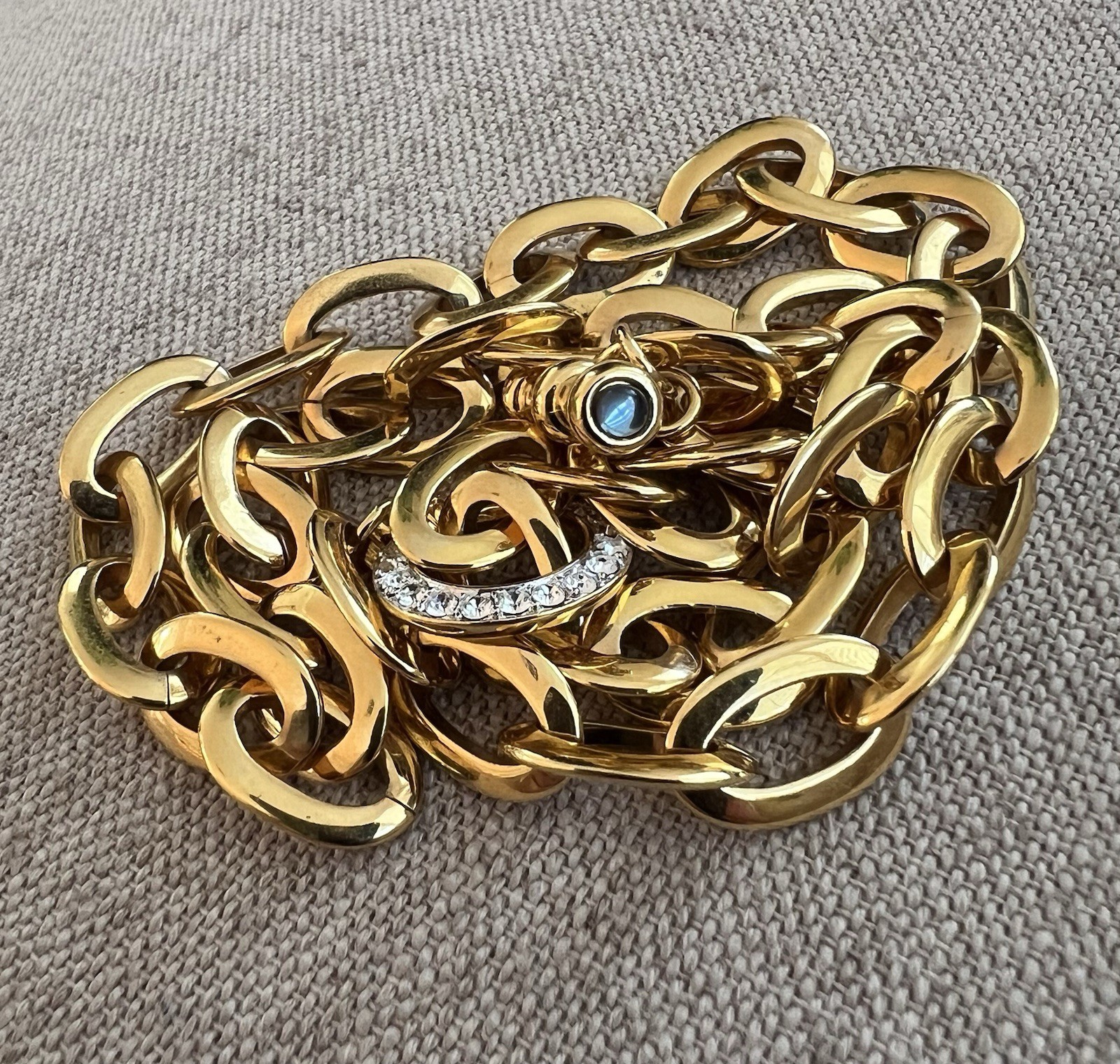 Nolan Miller Glamour Collection Gold And Rhinestone Toggle Clasp Necklace 19”