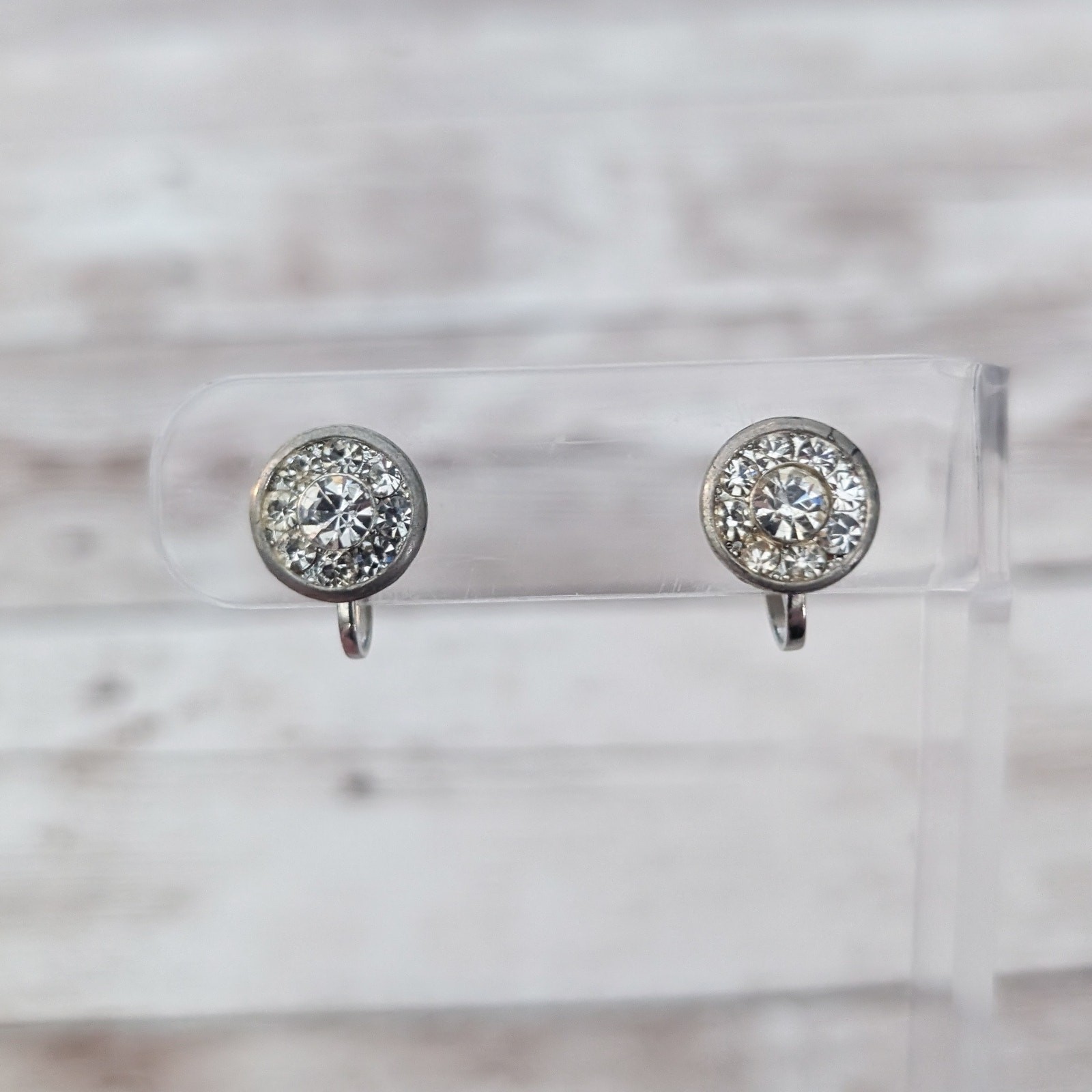 Vintage Screw Back Earrings 3/8″ Clear Gems – Metal is Tarnished