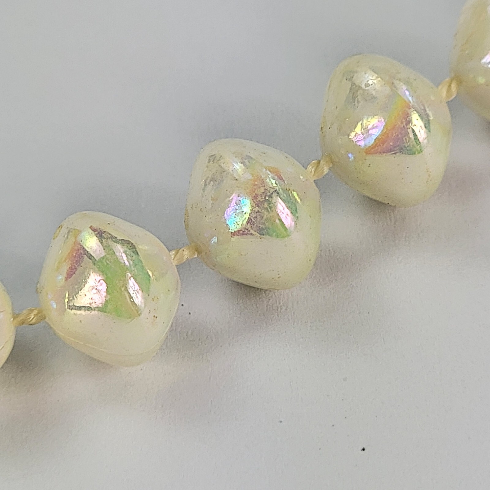 Vintage White Aurora Borealis Faux-Pearl Beaded Necklace 17.5 in Spring Ring