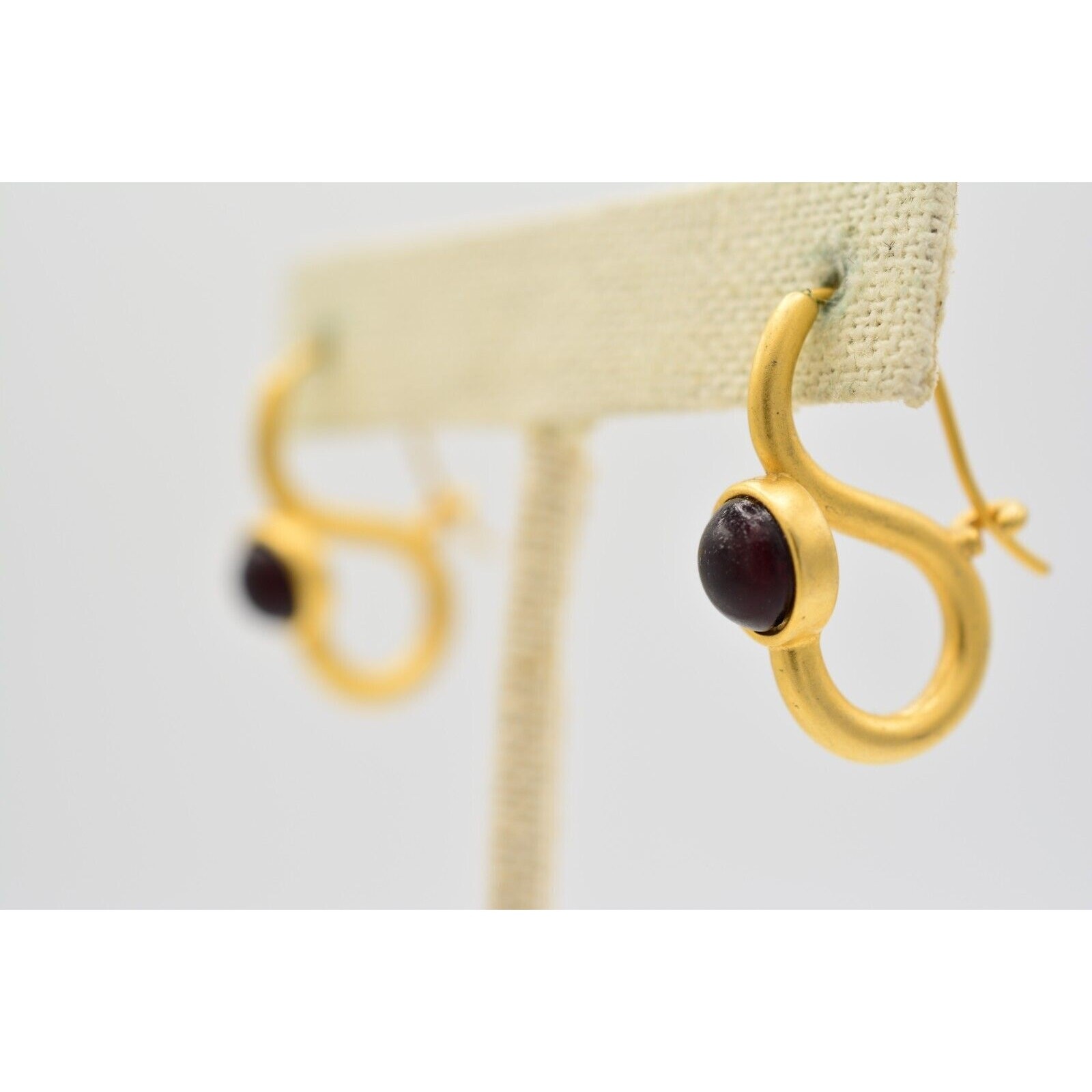 Vintage Cabochon Drop Dangle Earrings Deep Blood Red Brushed Gold 1990s BinAK