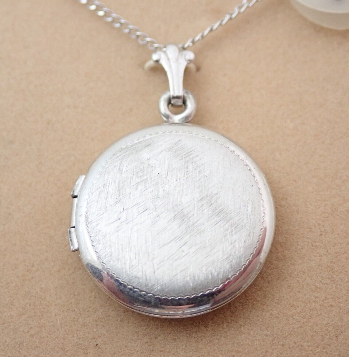 Vintage Brushed Round Silver Photo Locket Pendant Necklace Gold Filled Chain NOS