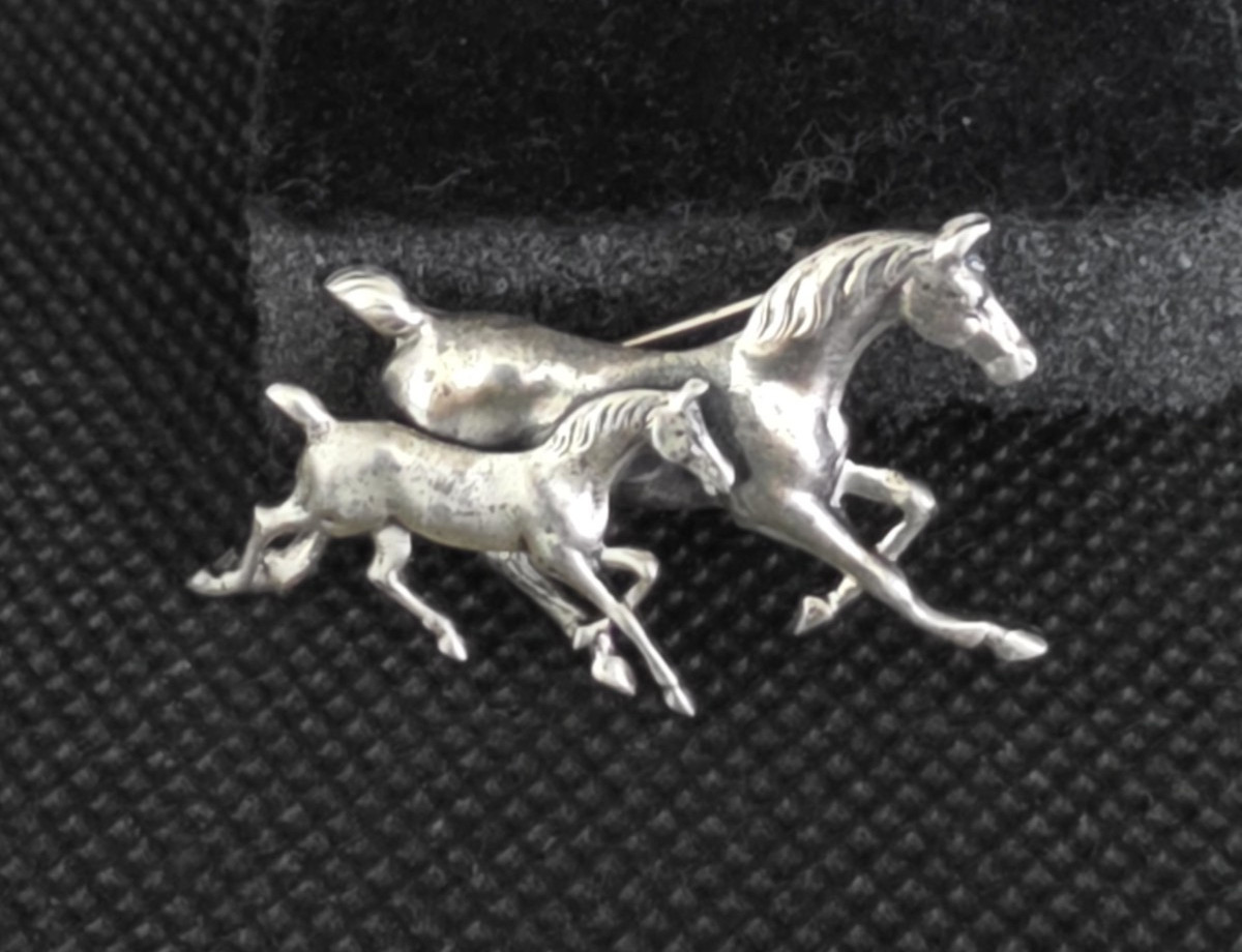 Vintage Beaucraft Running Horse Mare & Foal Brooch Pin 925 Sterling Silver 1.5″