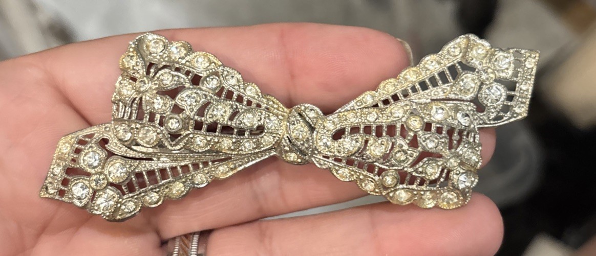 Vtg New England Glass Works Lacy Rhinestone Bow Brooch – 3 3/4″