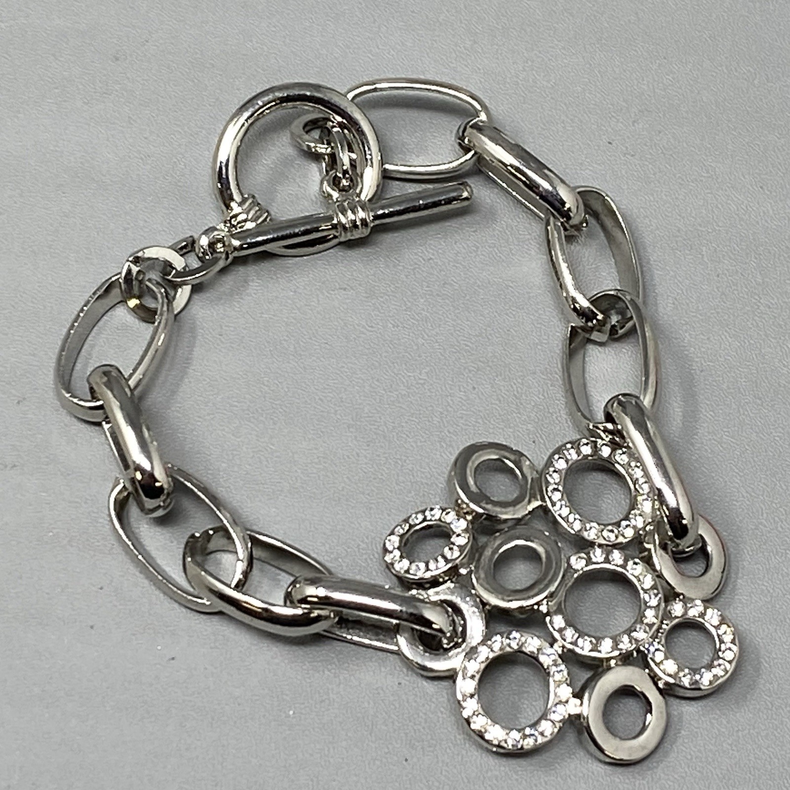 Silver Tone Chain Link Bracelet Cluster Round Open Circles Rhinestones Toggle 7″