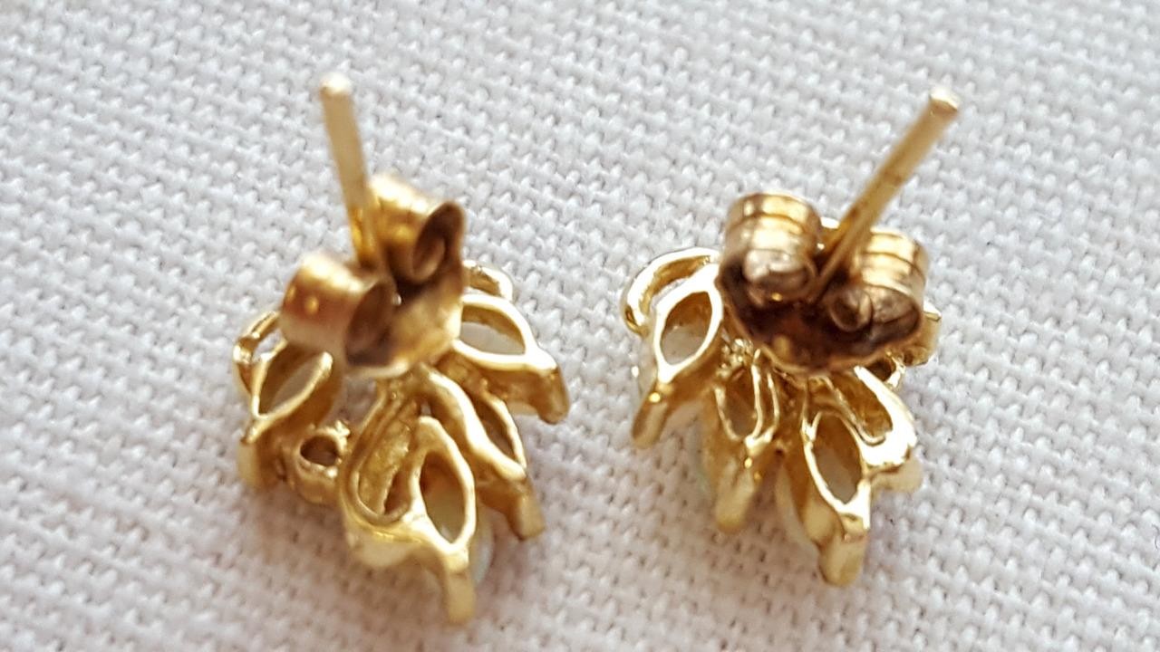 Beautiful Vintage Mint 14KT Gold OPAL LEAF Cluster Pierced Earrings Original Box