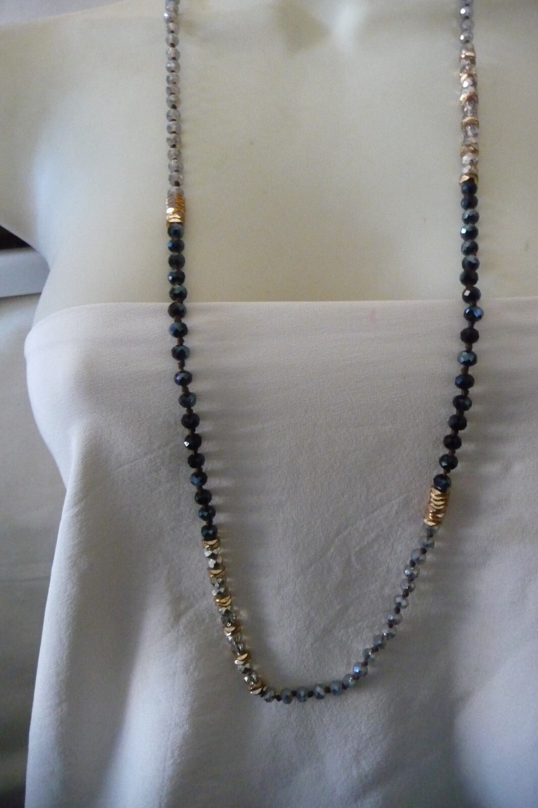 17″L BLACK & GRAY FACETED CRYSTAL BEADS HAND KNOTTED NO CLASP NECKLACE #95A