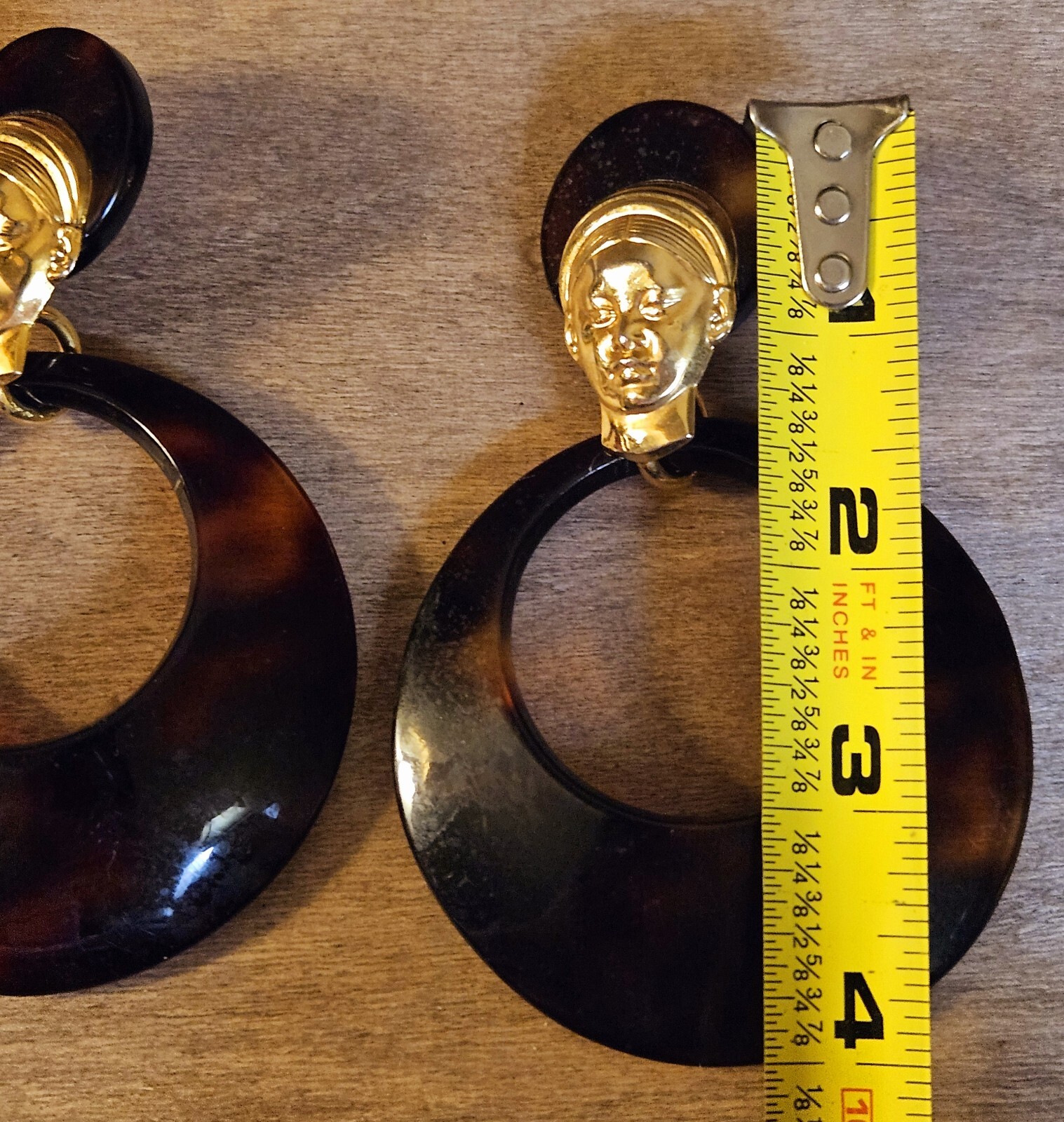 Door Knocker Earrings Tortoise Shell Acrylic Woman Head Gold Tone Pierced