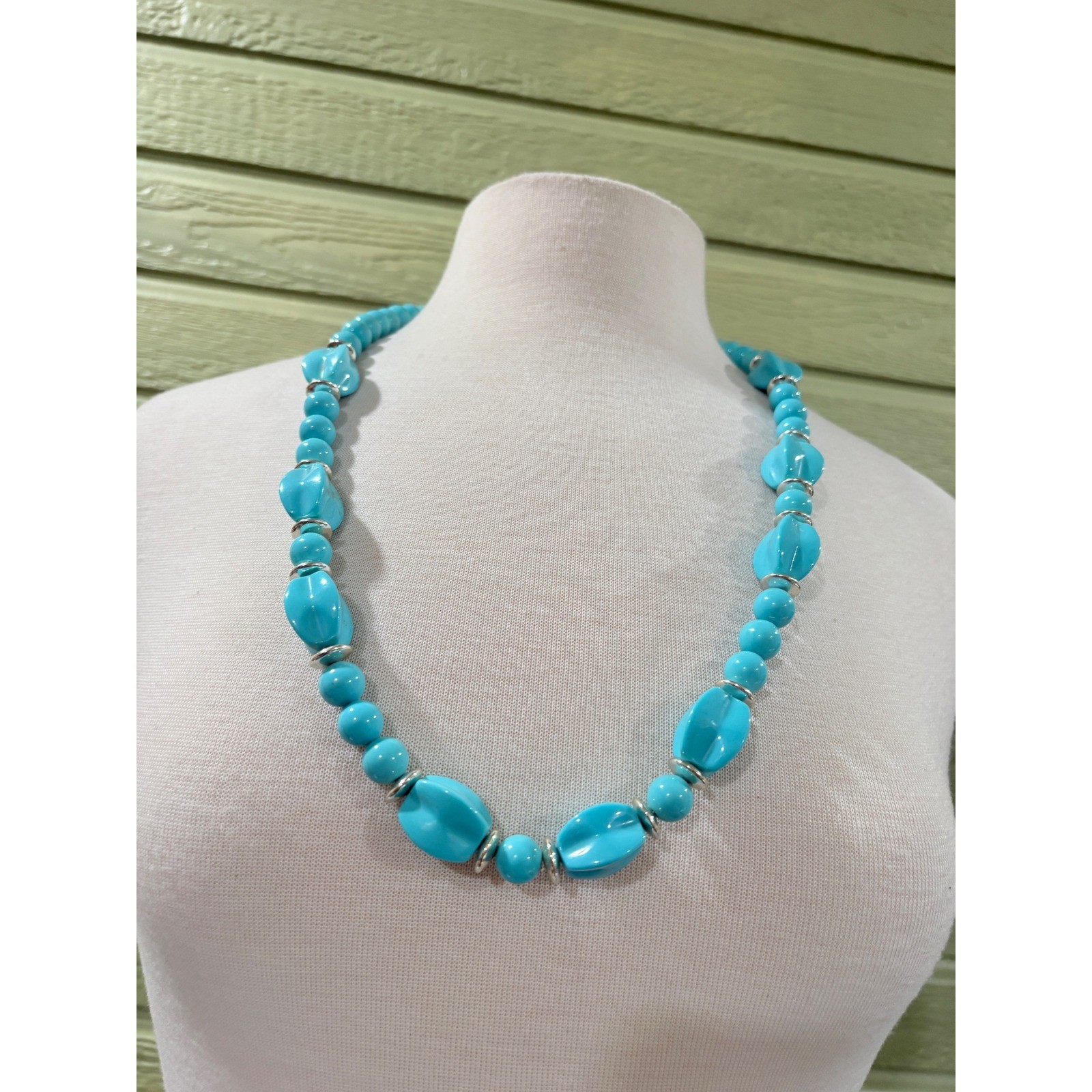 Vintage Turquoise Blue Chunky Lucite Plastic Beaded Statement Necklace 30 Inch