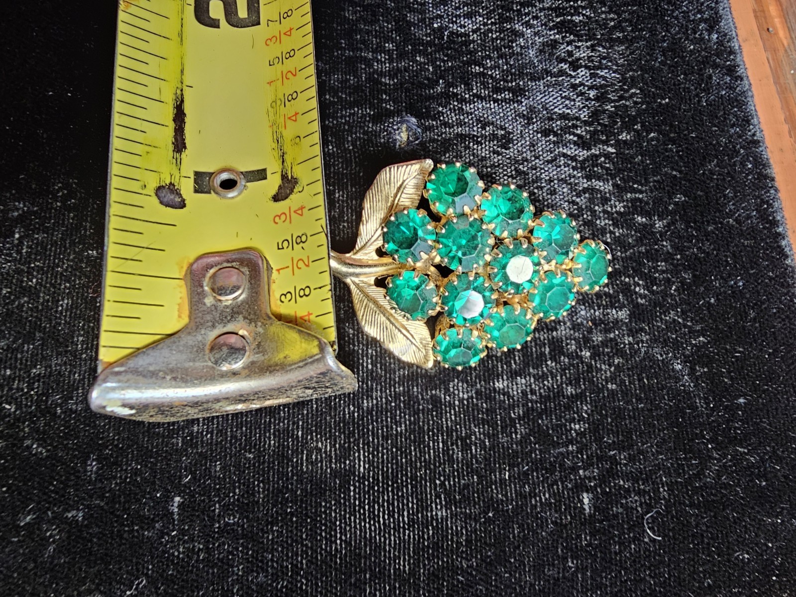 Estate Grape Cluster Brooch Green Rhinestones Gold Tone Prong Set Mcm Pin
