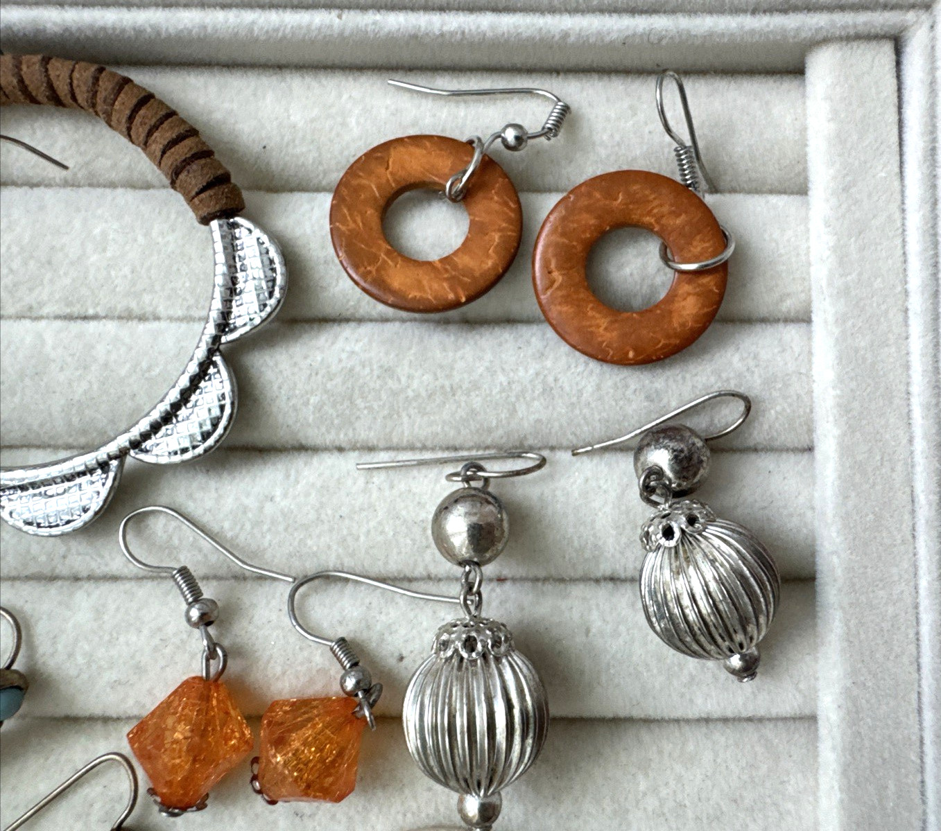 8 pc earthTones VTG Earrings LOT 1980s 90s boho hippie witchy y2k textured metal