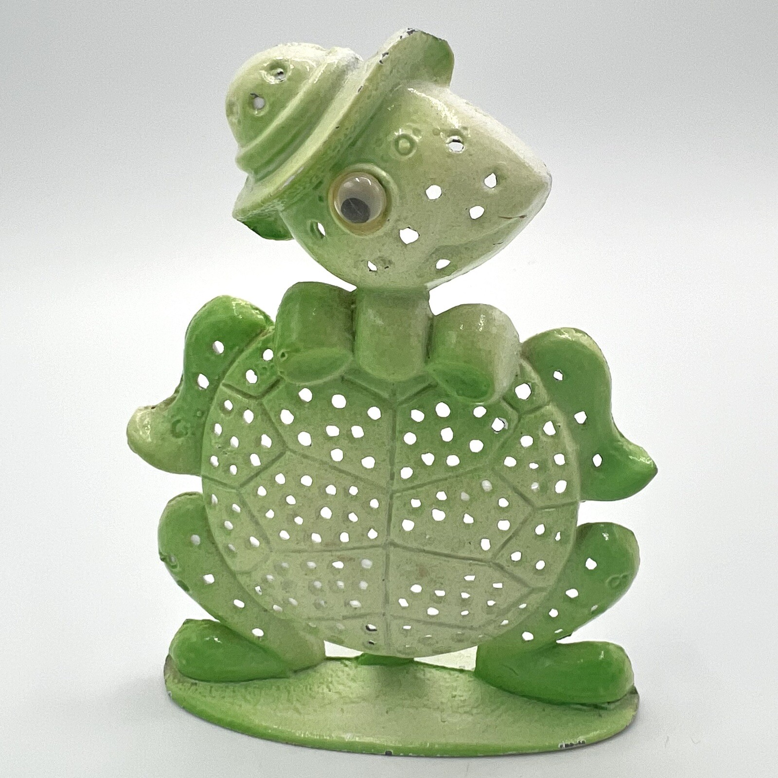 Vintage Revere Mfg. Green 4.5” Turtle Earring Holder Display USA Googly Eye