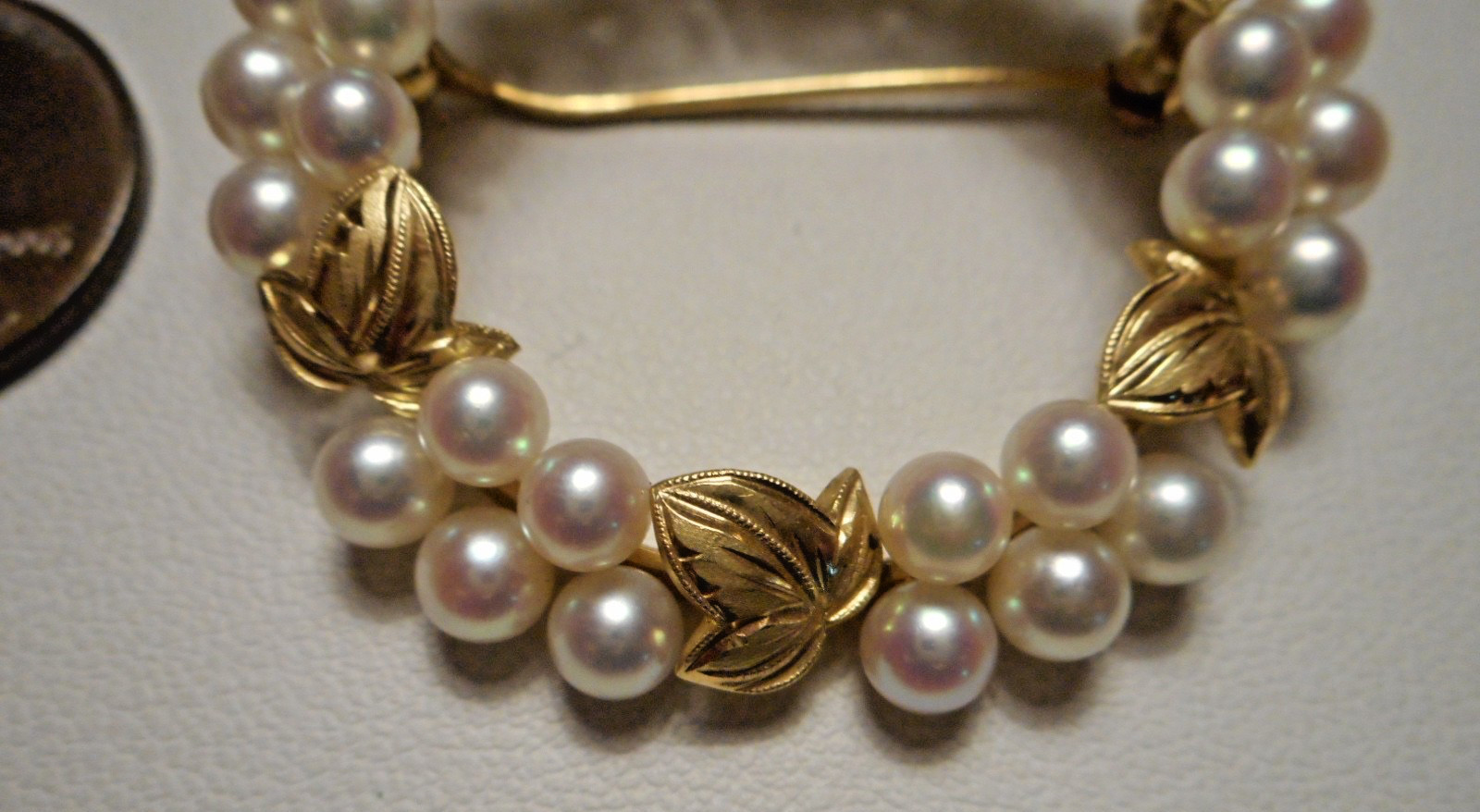 Early Signed K Mikimoto Tokyo 14K Gold Cultured Pearl Leafy Circle Brooch 10.4g