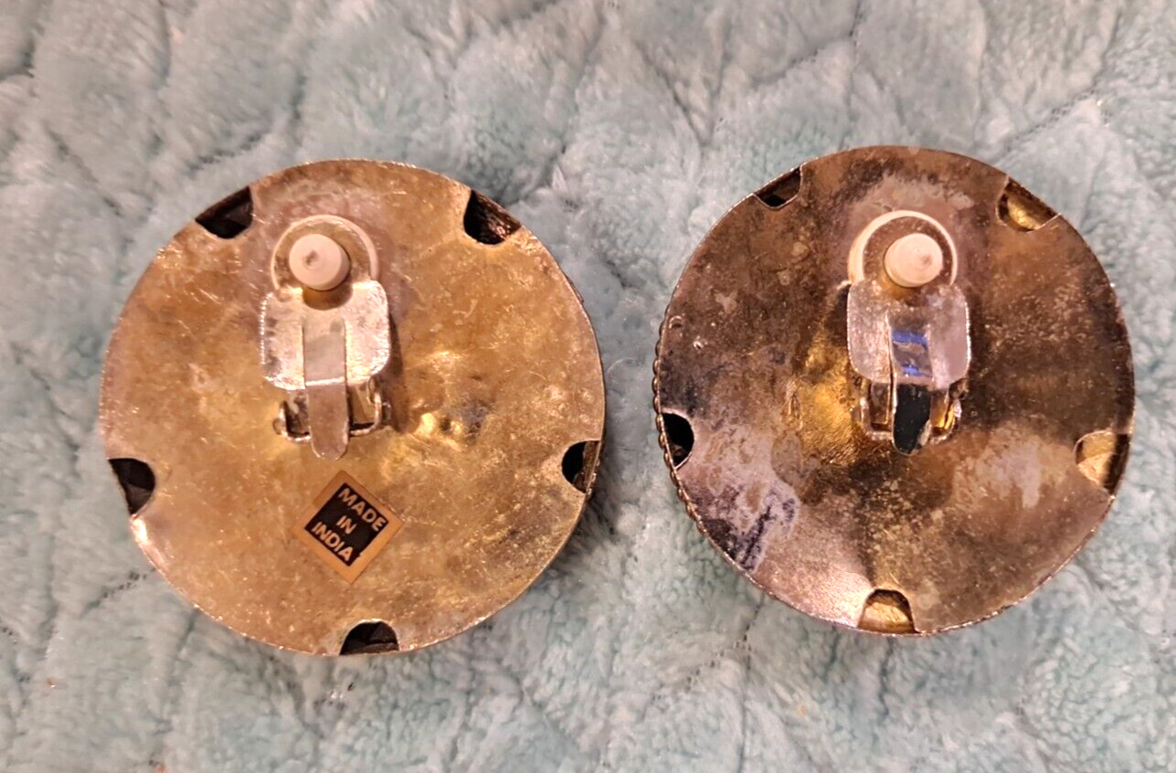 Made in India Metal With Center Unknown Stone Clip-on Costume Earrings