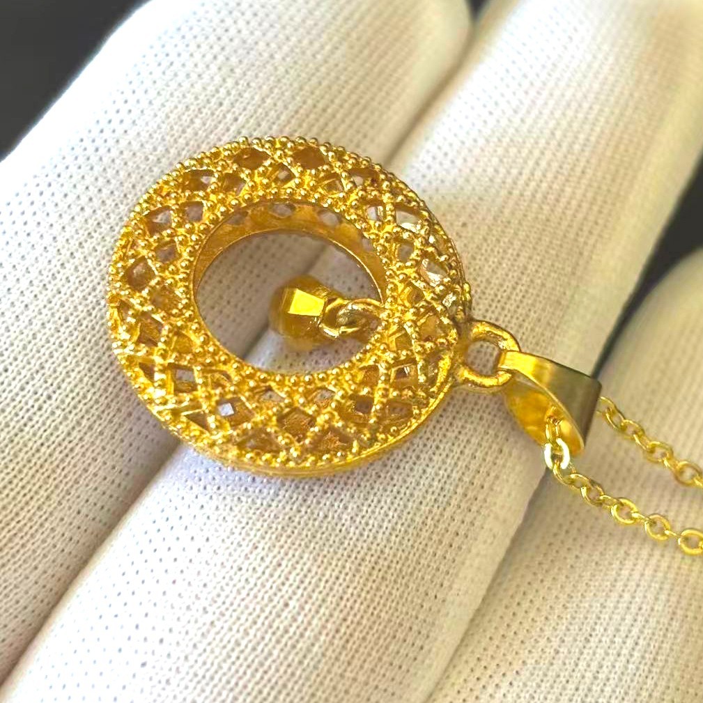 VTG Hollowed-out Pendant Necklace Gold-plated (NOT SURE) marked ‘999’, 19 inch