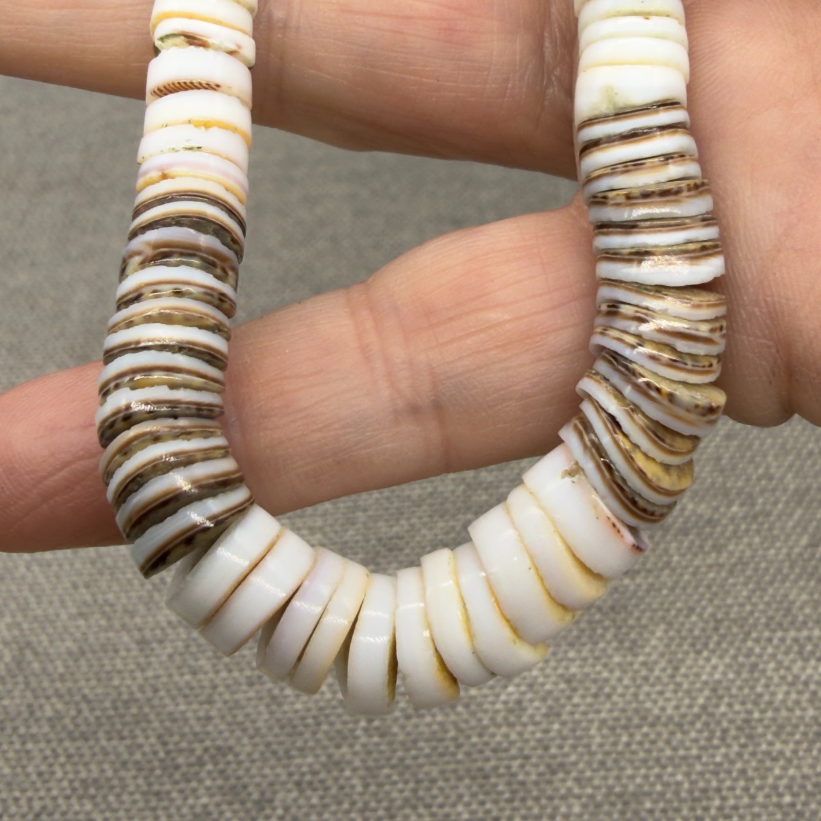 Vintage Heishi Necklace Brown White Shells Graduated Beads 15 Inches Surf Choker