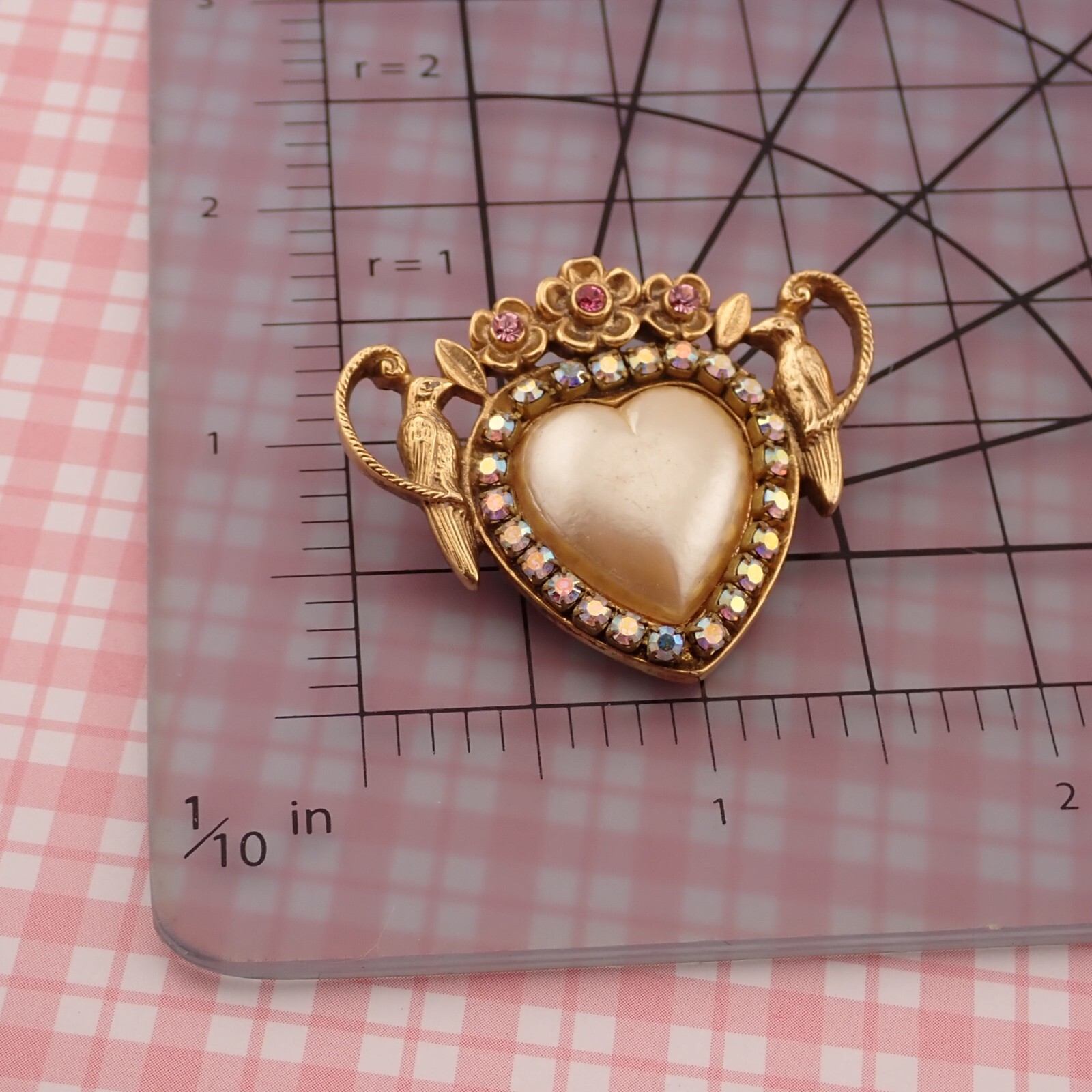 VTG 1990’s Simulated Pearl Heart rhinestone Love Bird Rhinestone Pin by 1928