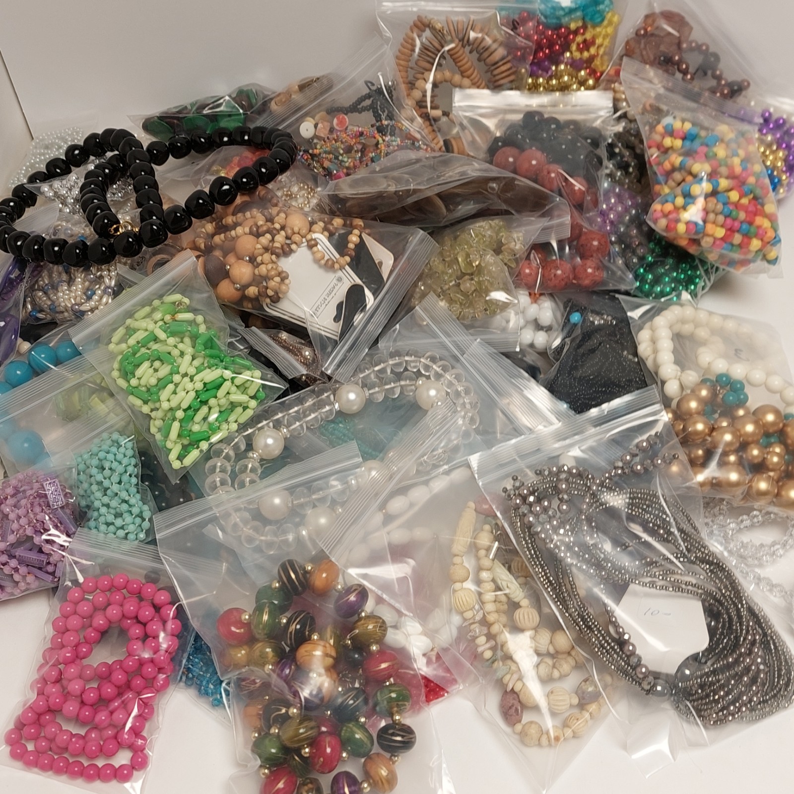 100 Pc Vtg-Now Beaded Necklaces Assorted Colors And Types