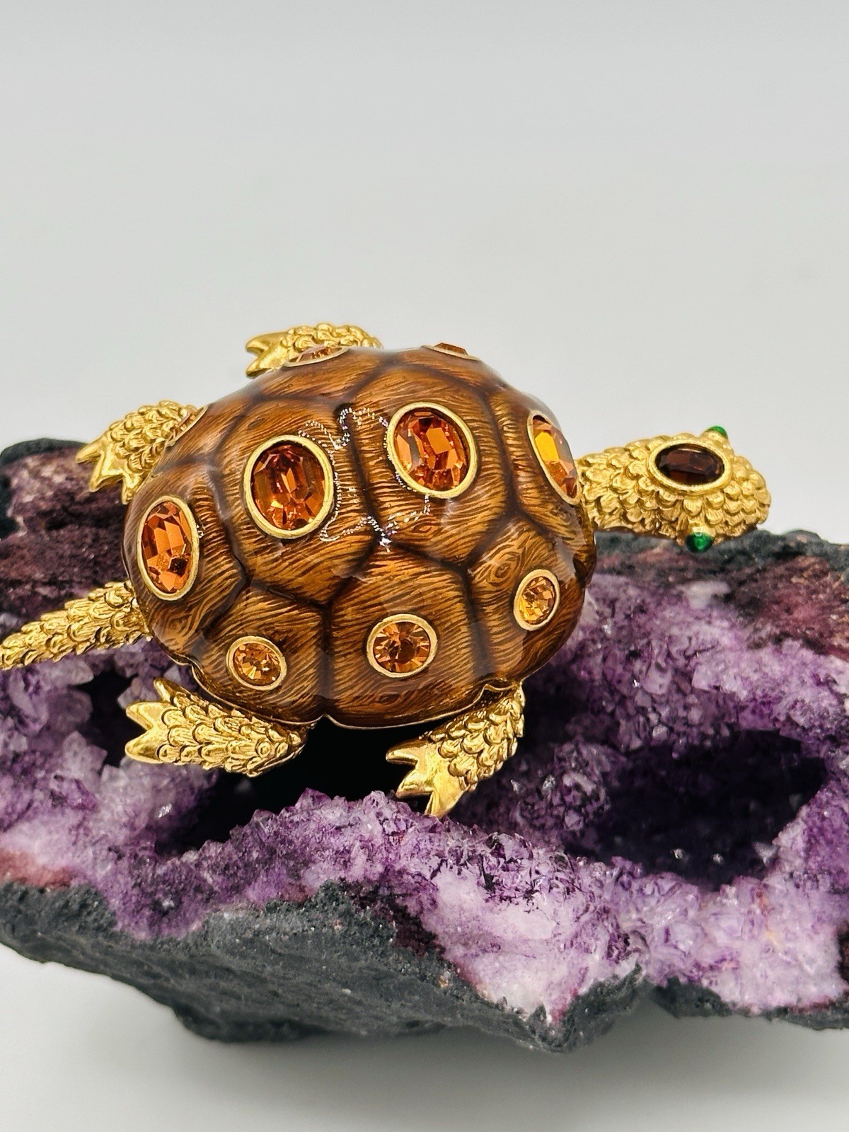 Signed Joan Rivers Turtle Brooch Pin Gold Tone Brown Enamel Amber Rhinestone