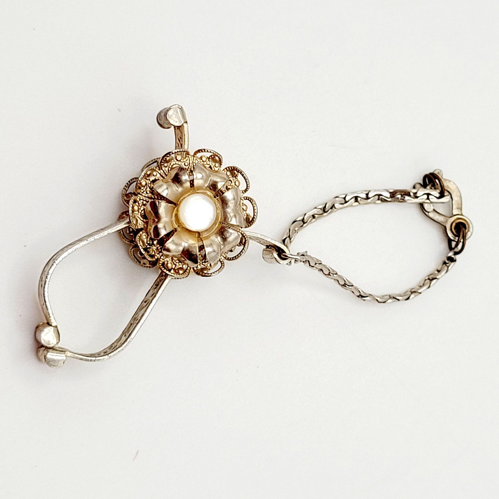 Vintage 1950s Gold Tone MOP Flower Embossed Floral Glove Clip Purse Ring Holder