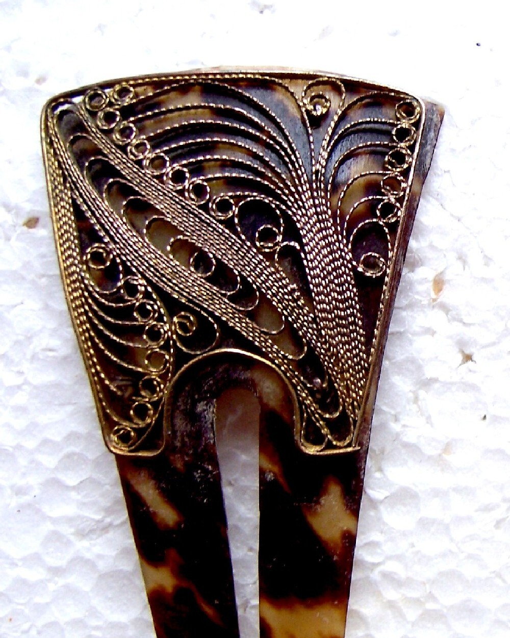 Two faux tortoiseshell hair combs with filigree decoration (AAG)