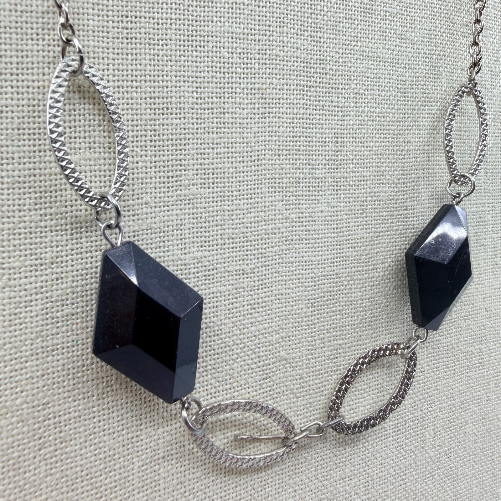 Vintage Silver Tone Black Geometric Lozenge Bead Necklace Textured Link Retro