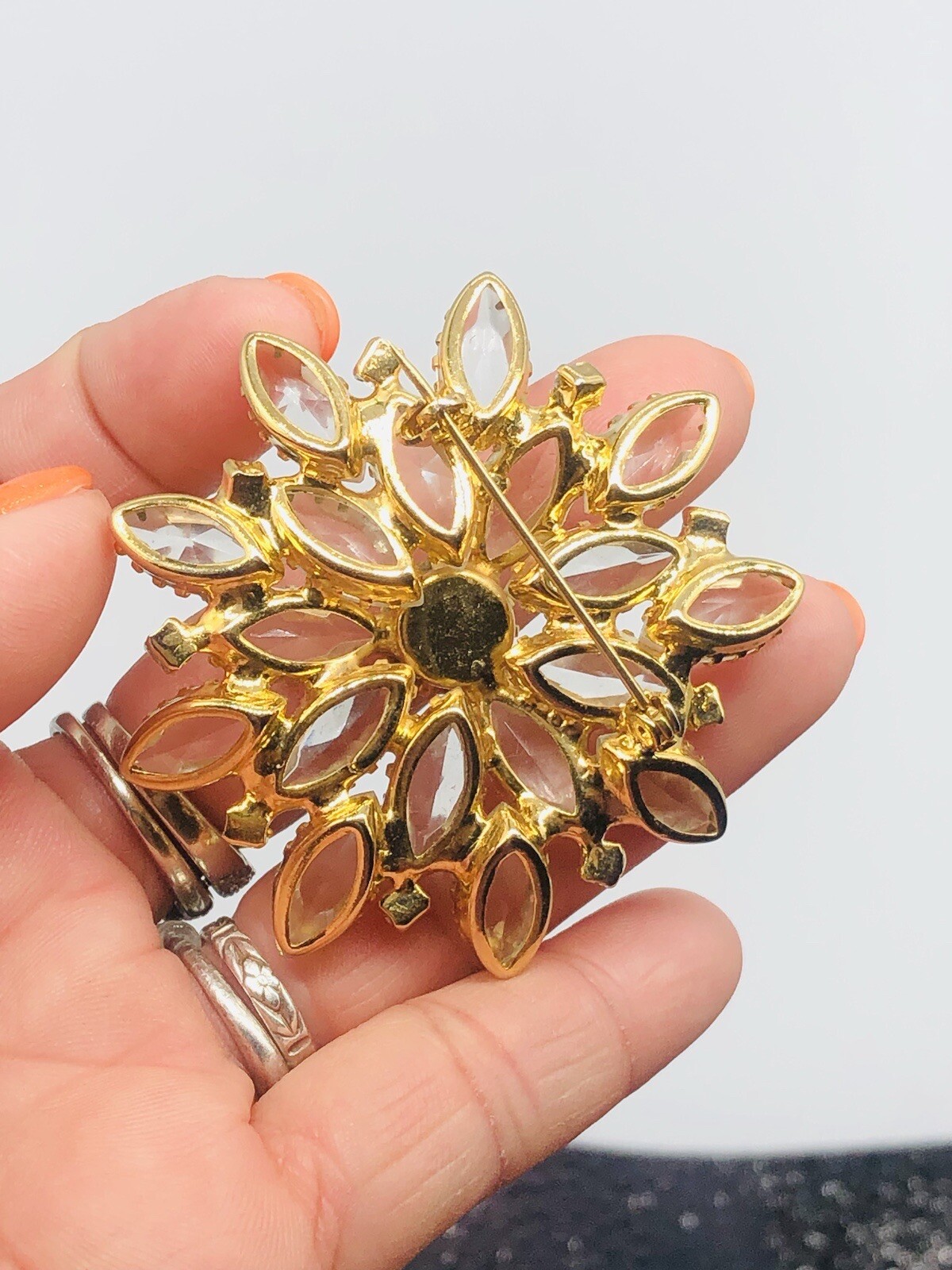 Vtg JULIANA Clear Glass Rhinestone Flower Gold Tone Open Back Pin Brooch