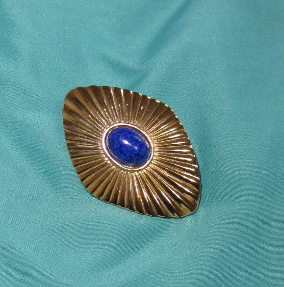 Vintage Gay Boyer Gold Plated Pendant 1985 blue lapis 2 3/4 inch scarf tie