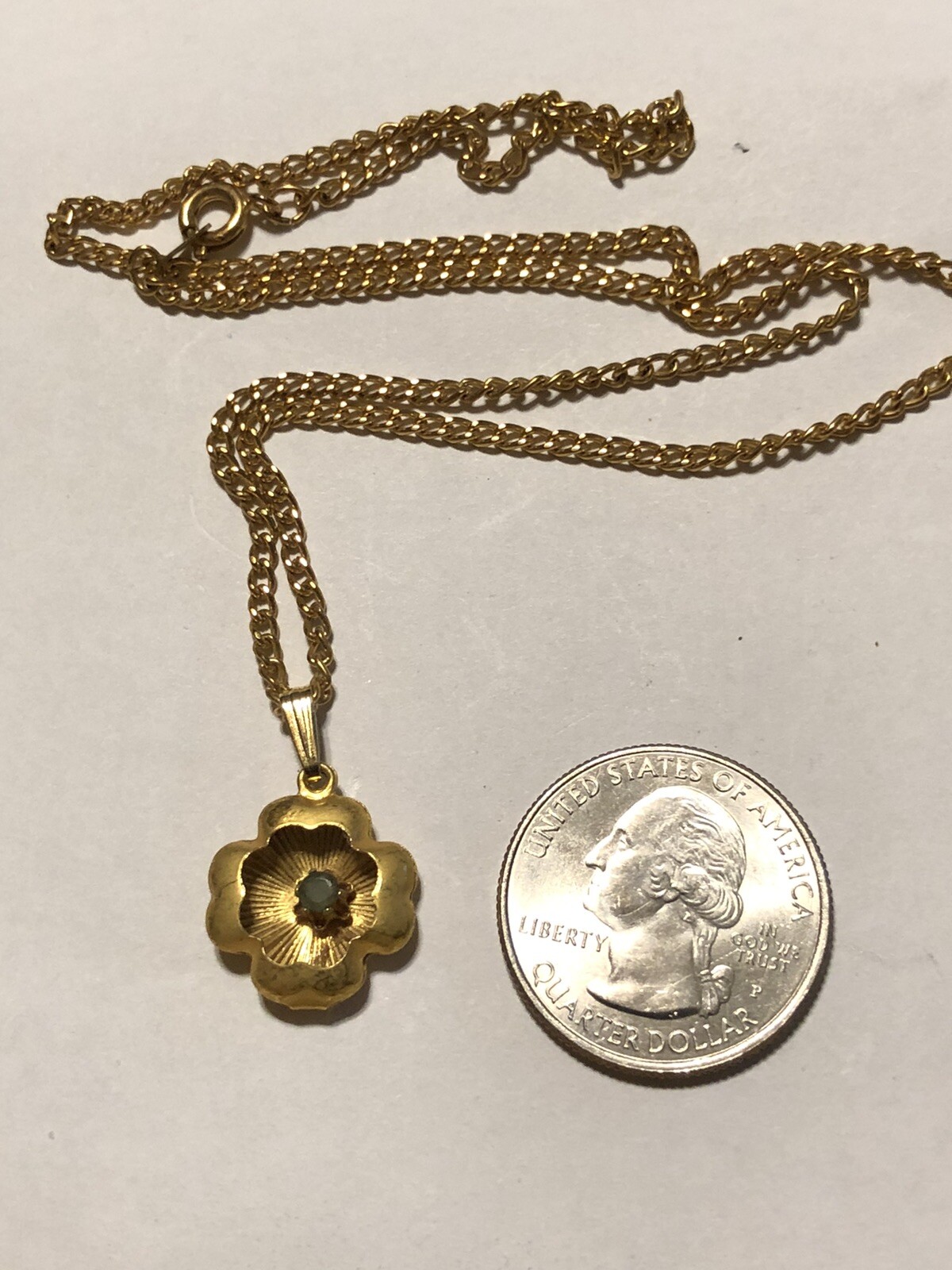 Vintage Mini Goldtone Flower Prong Set Emerald MAY Birthday Pendant Necklace