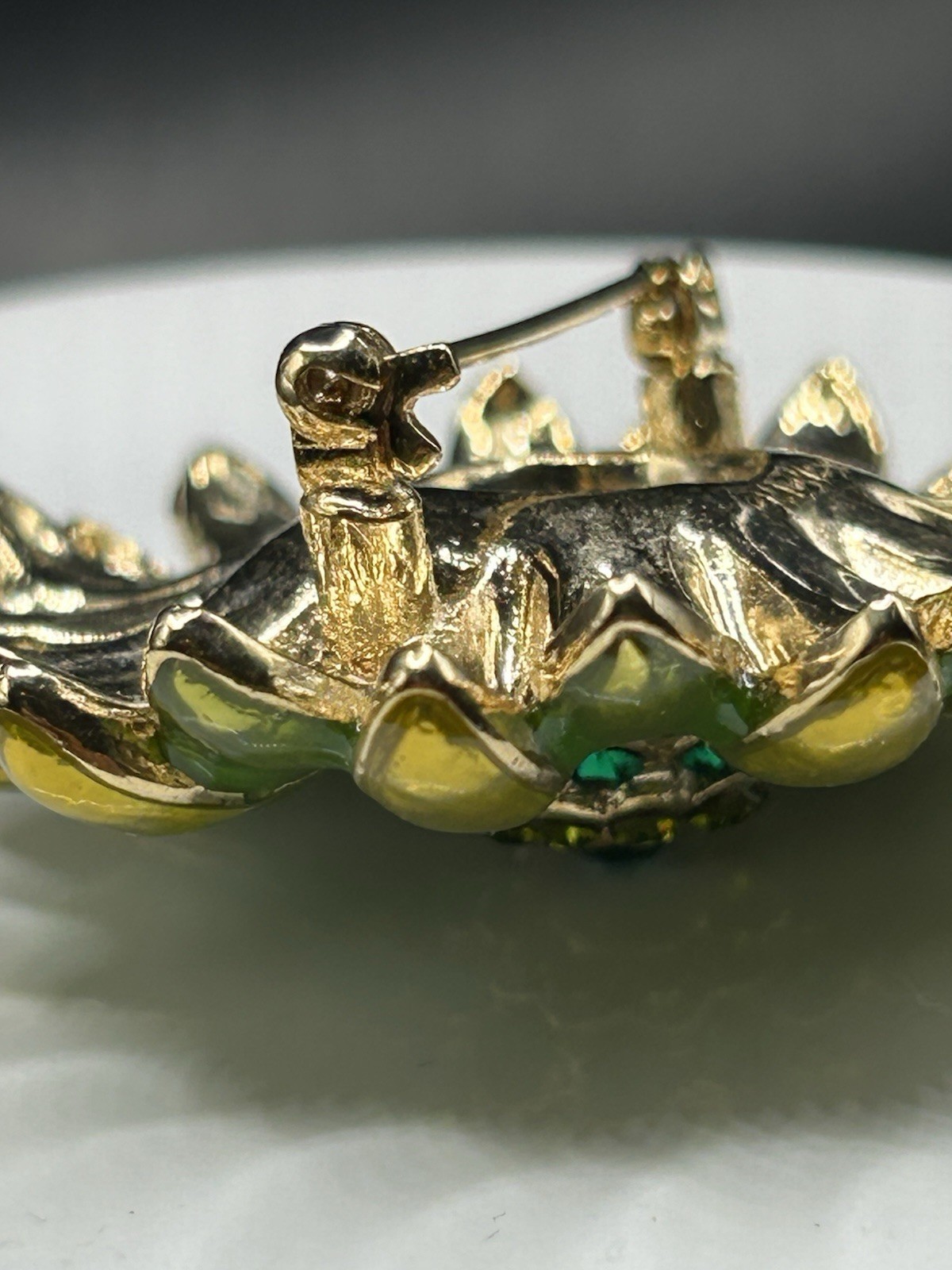 Lovely Vintage Monet Gold tone 2″ Green Enamel Rhinestone Brooch